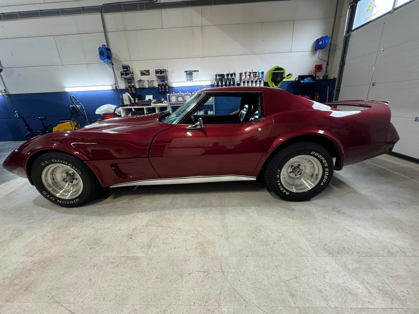 Chevrolet Corvette 5.7 Stingray AUT 1975 Rood, Auto's, Chevrolet, Automaat, Achterwielaandrijving, Open dak, 1650 kg
