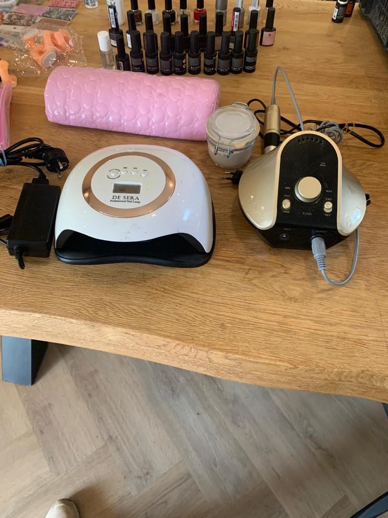 nagel spullen, Ophalen of Verzenden, Zo goed als nieuw, Overige kleuren, Handen en Nagels