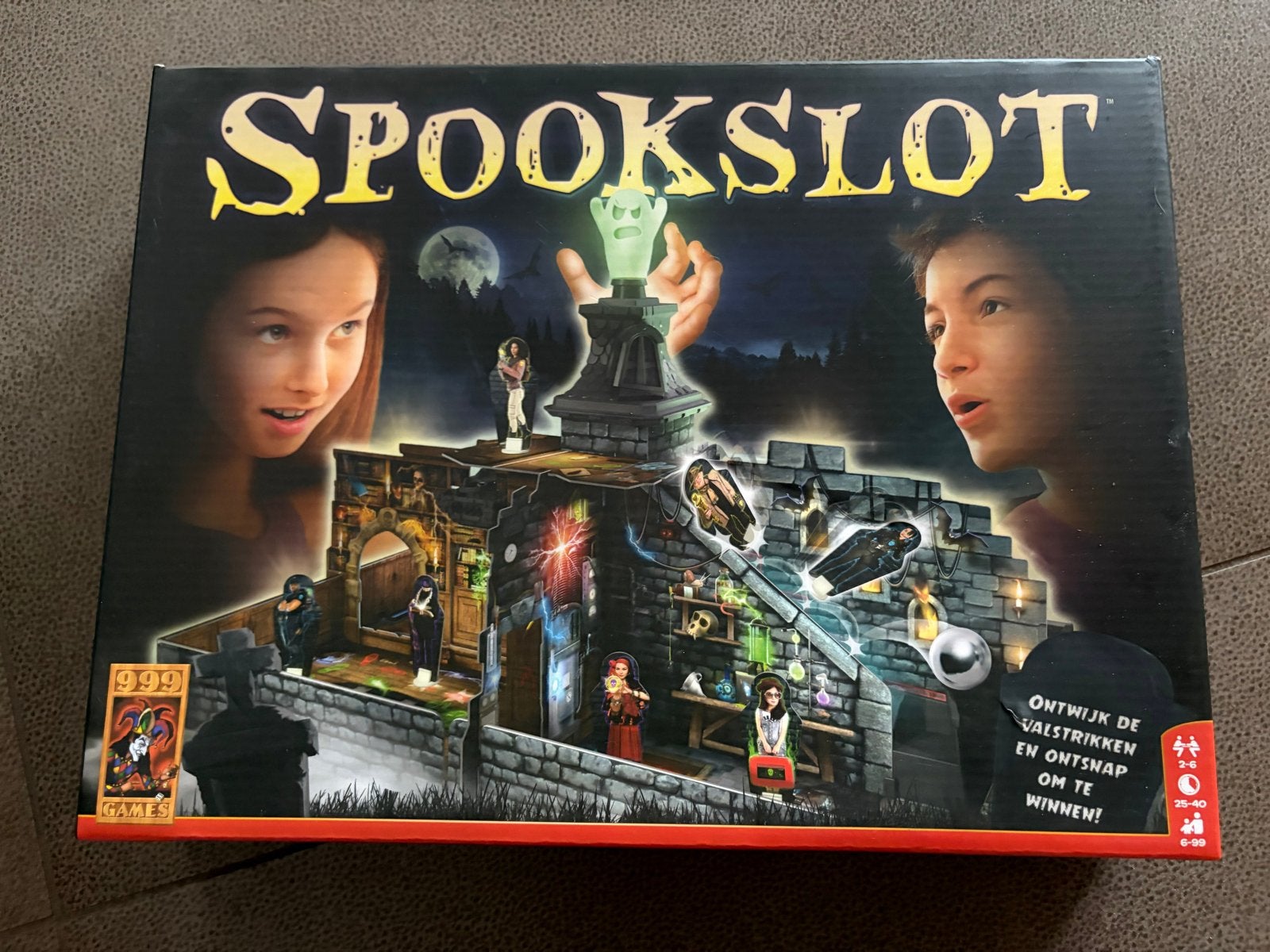Spookslot Bordspel - Ontsnap aan de Valstrikken!, Drie of vier spelers, Ophalen of Verzenden, Zo goed als nieuw