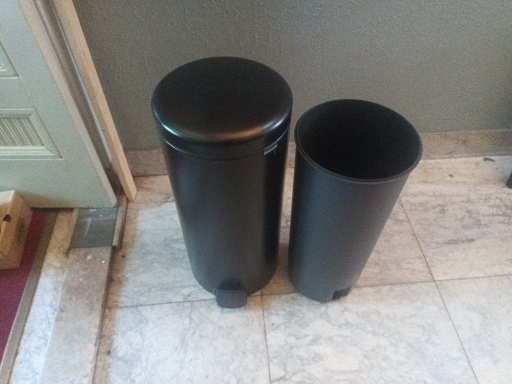 Brabantia NewIcon 30 liter pedaalemmer zwart incl zakken, Ophalen, Zo goed als nieuw, Metaal