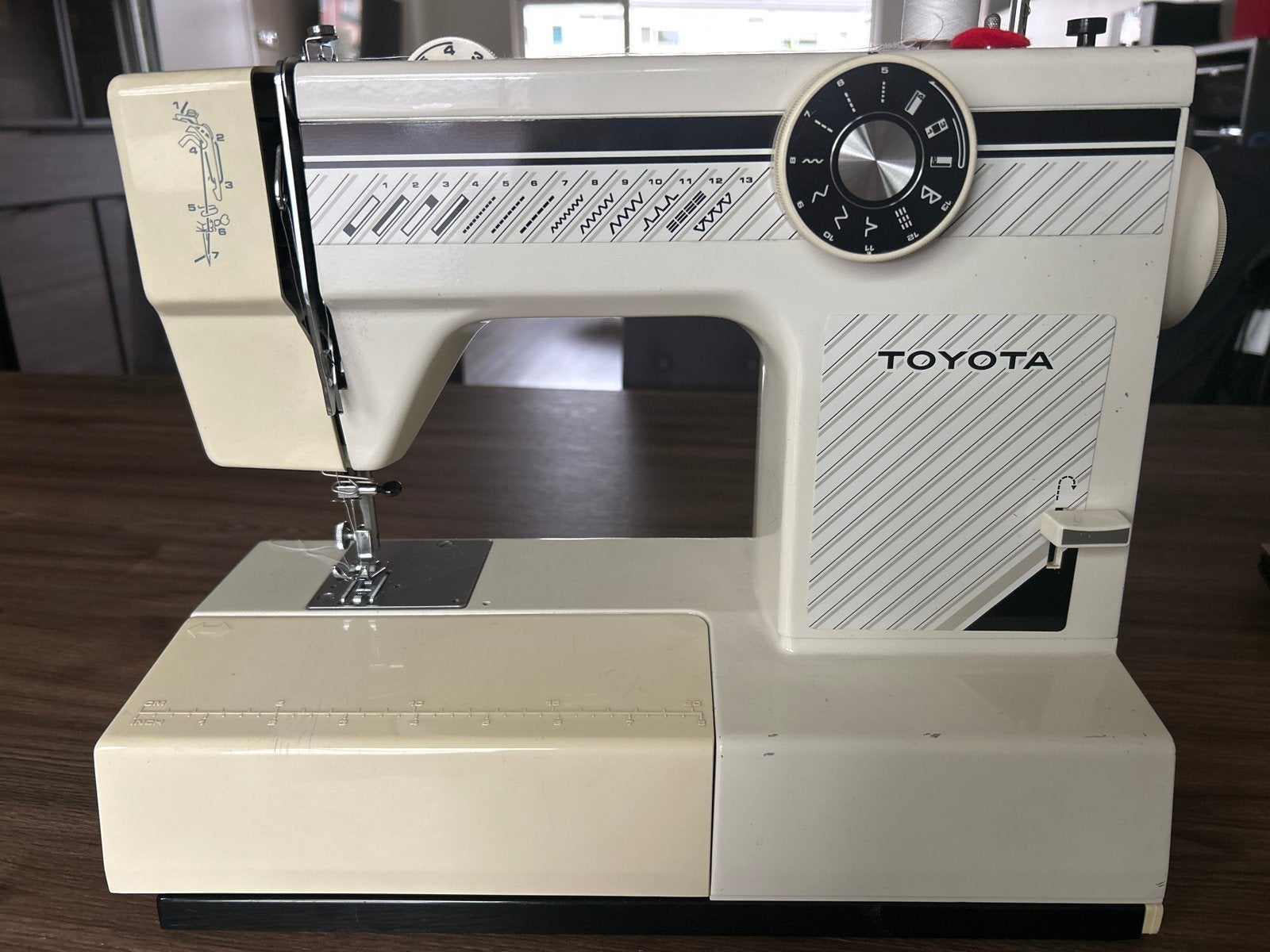 Toyota naaimachine - Vintage model, Ophalen, Gebruikt, Naaimachine, Overige merken