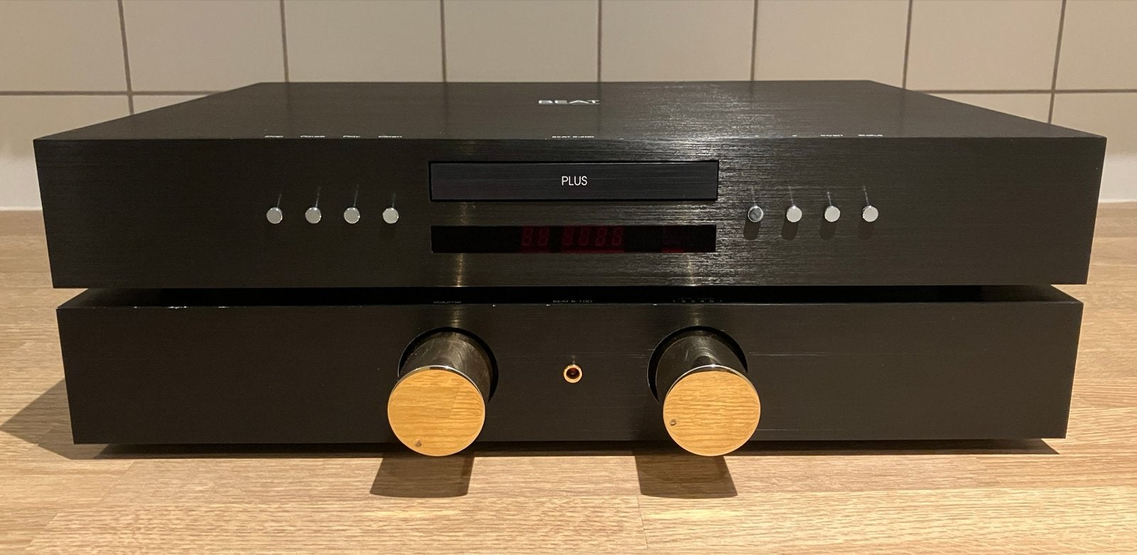 Densen B-100 Versterker & B-400+ CD Speler Set, Zo goed als nieuw, 60 tot 120 watt, Stereo, Ophalen