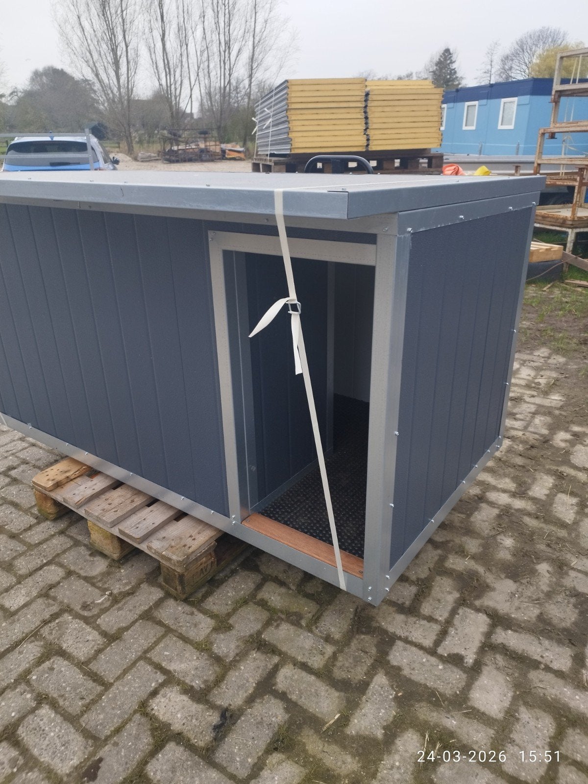 Geïsoleerd hok, Dieren en Toebehoren, Hondenhokken, Ophalen, 110 cm of meer, 100 cm of meer, Nieuw