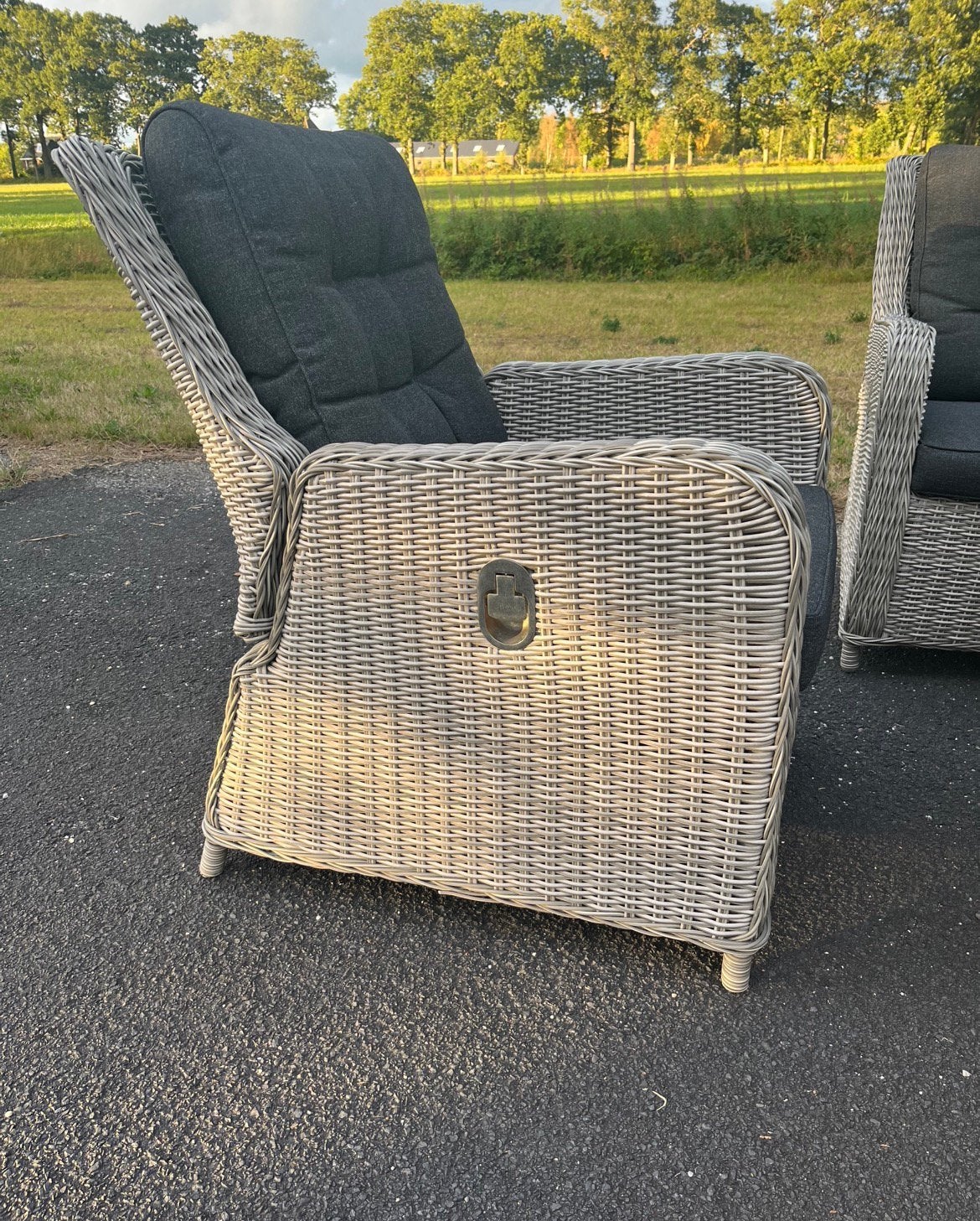 Foto 6 van Prachtige Luxe Loungeset met verstelbare rugleuning