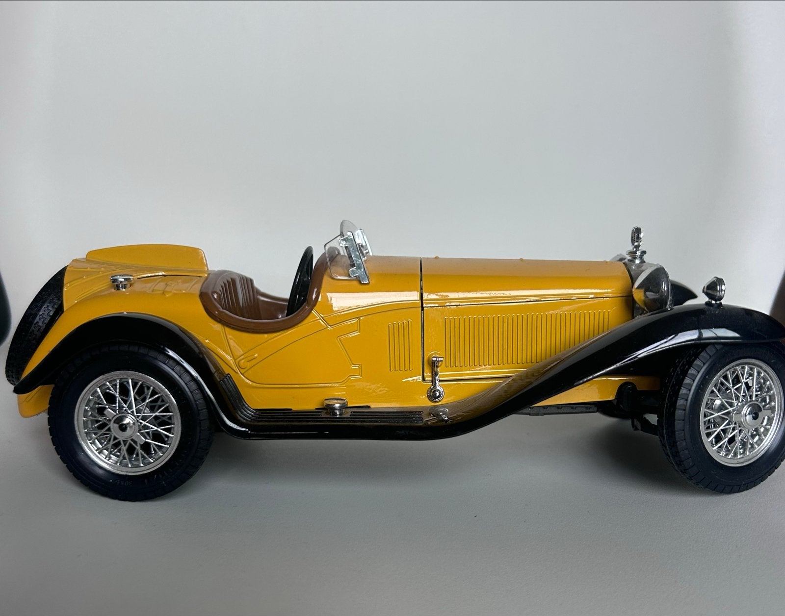 Alfa Romeo 8C 2300 Monza 1931 schaalmodel, Ophalen of Verzenden, Zo goed als nieuw, Overige typen