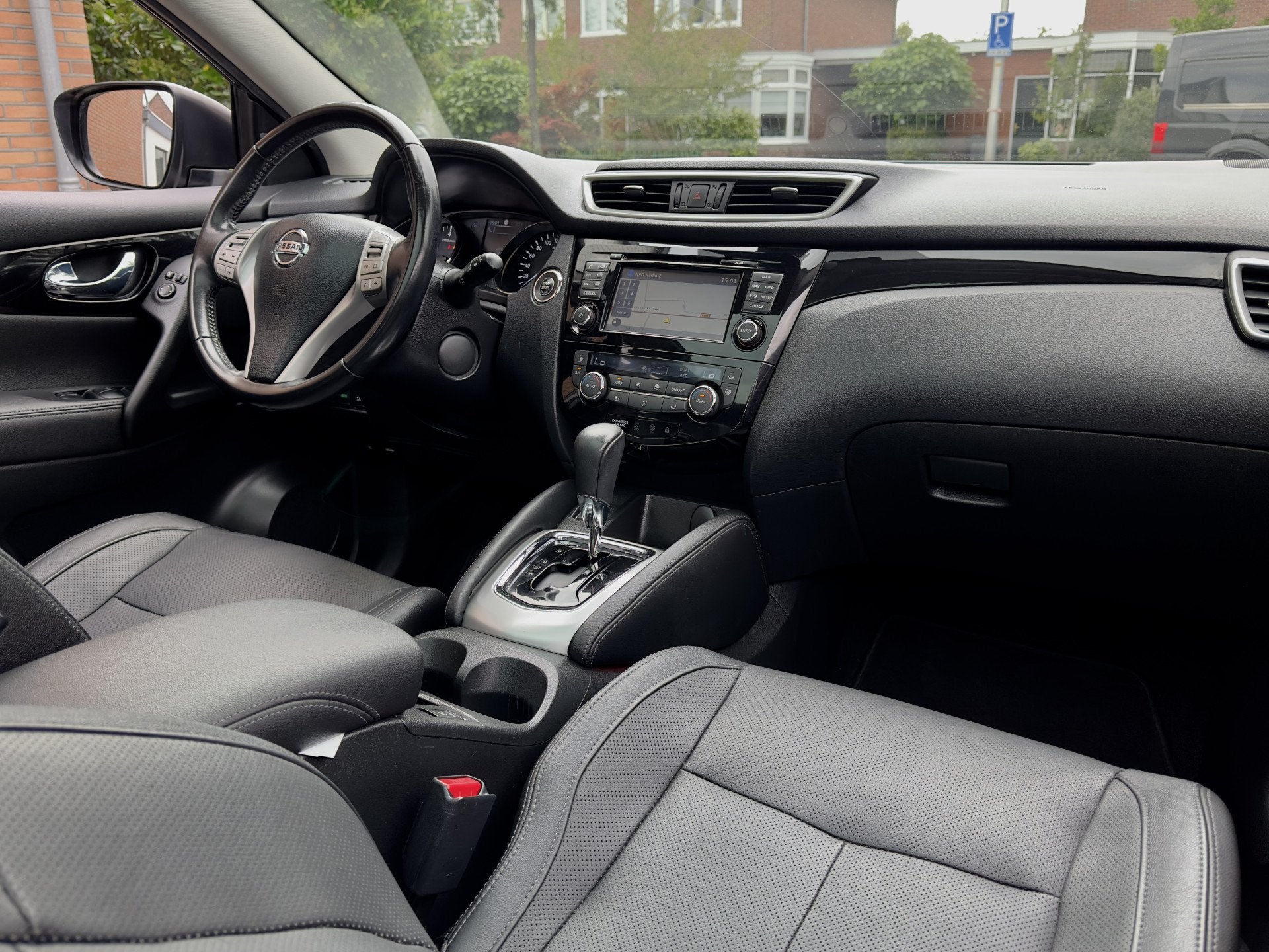 Nissan QASHQAI 1.2 AUT ACTIE! BETAAL NU 50% 6950 DE REST IN, Dealer onderhouden, Gebruikt, 4 cilinders, Bruin