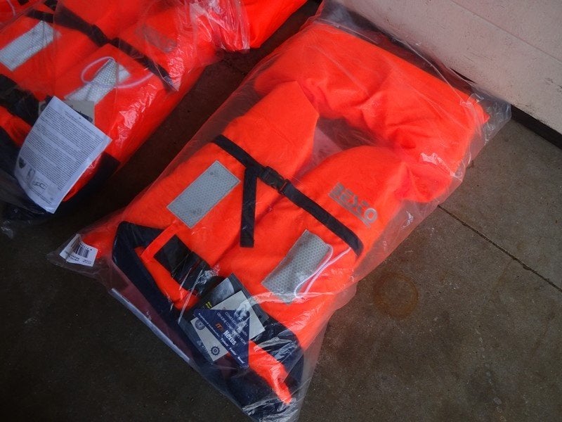 Besto reddingsvest 100N (prijs is p/st), Watersport en Boten, Ophalen, Besto, Nieuw, Dame of Heer