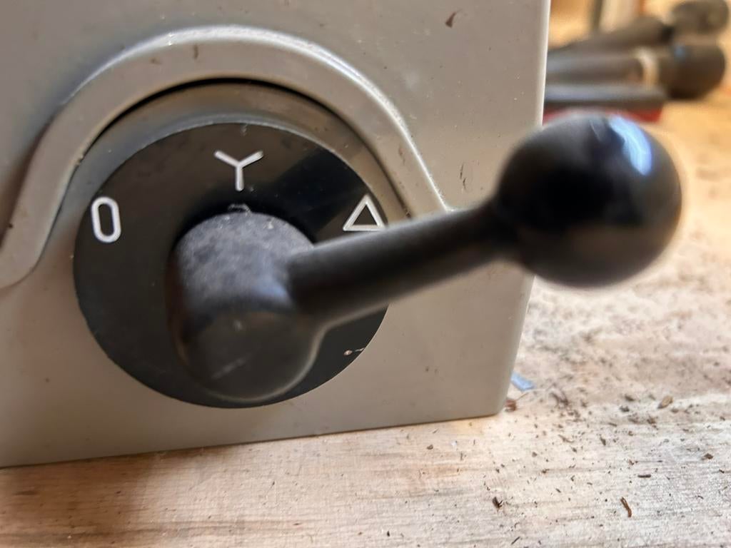 Schakelaar 380 volt., Doe-het-zelf en Verbouw, Elektra en Kabels, Ophalen, Zo goed als nieuw, Schakelaar