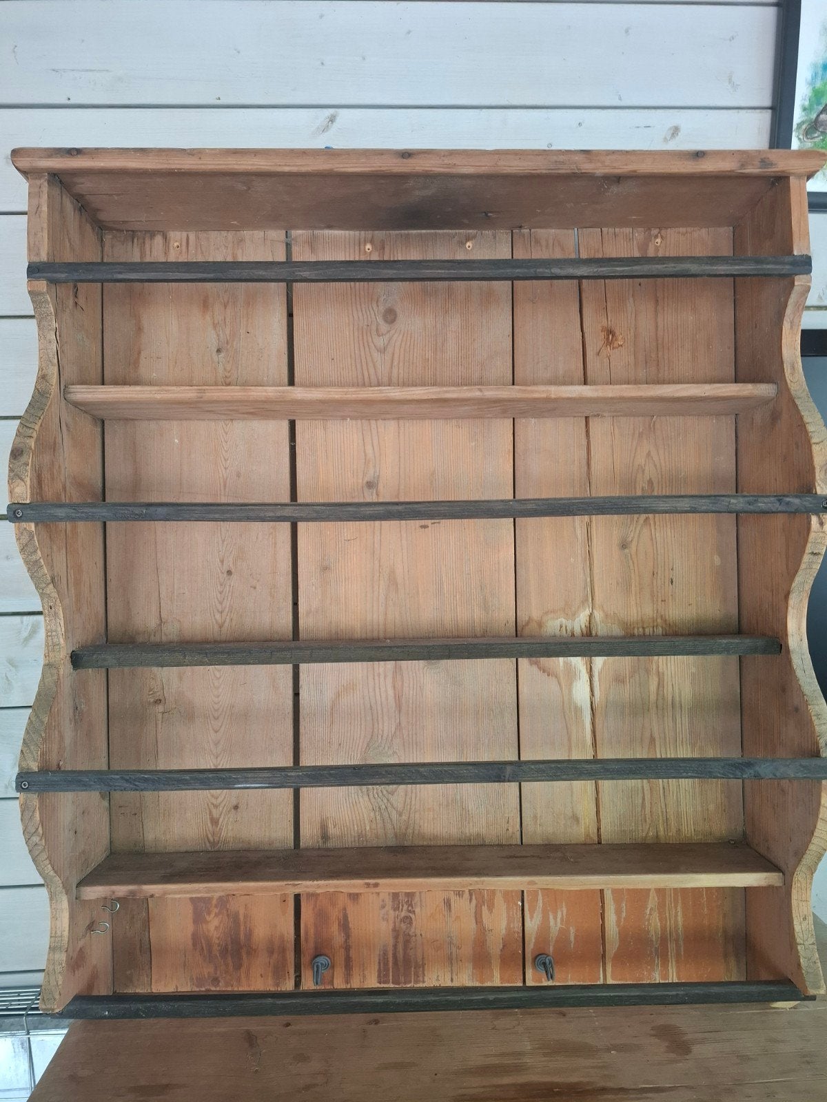 Antieke houten wandrek met haken, Ophalen