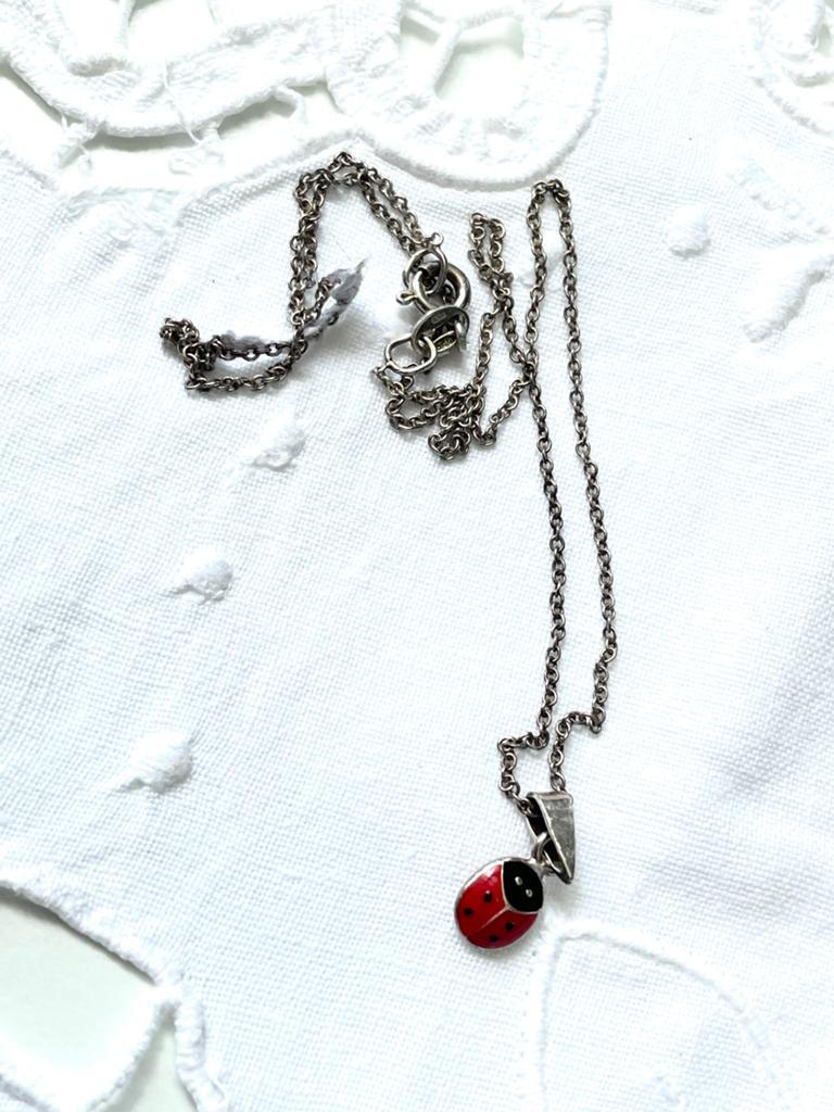 Zilveren ketting met lieveheersbeestje hanger, Ophalen of Verzenden, Zo goed als nieuw, Zilver, Met hanger