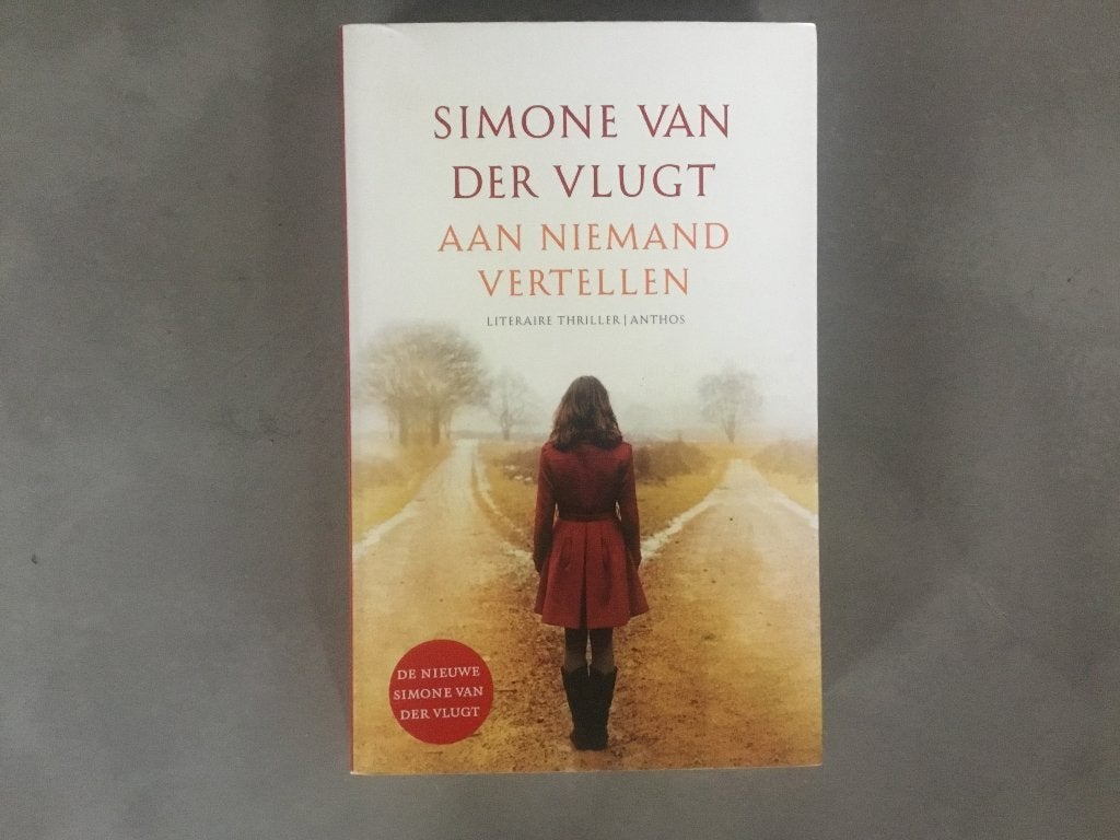 Simone van der Vlugt,  Aan niemand vertellen, Ophalen of Verzenden, Zo goed als nieuw