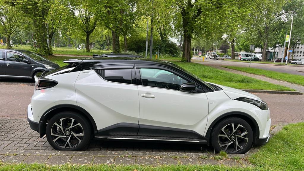 Toyota C-HR 1.2 Turbo 116pk CVT 2017 Wit, 4 cilinders, Wit, 75 €/maand, 115 pk