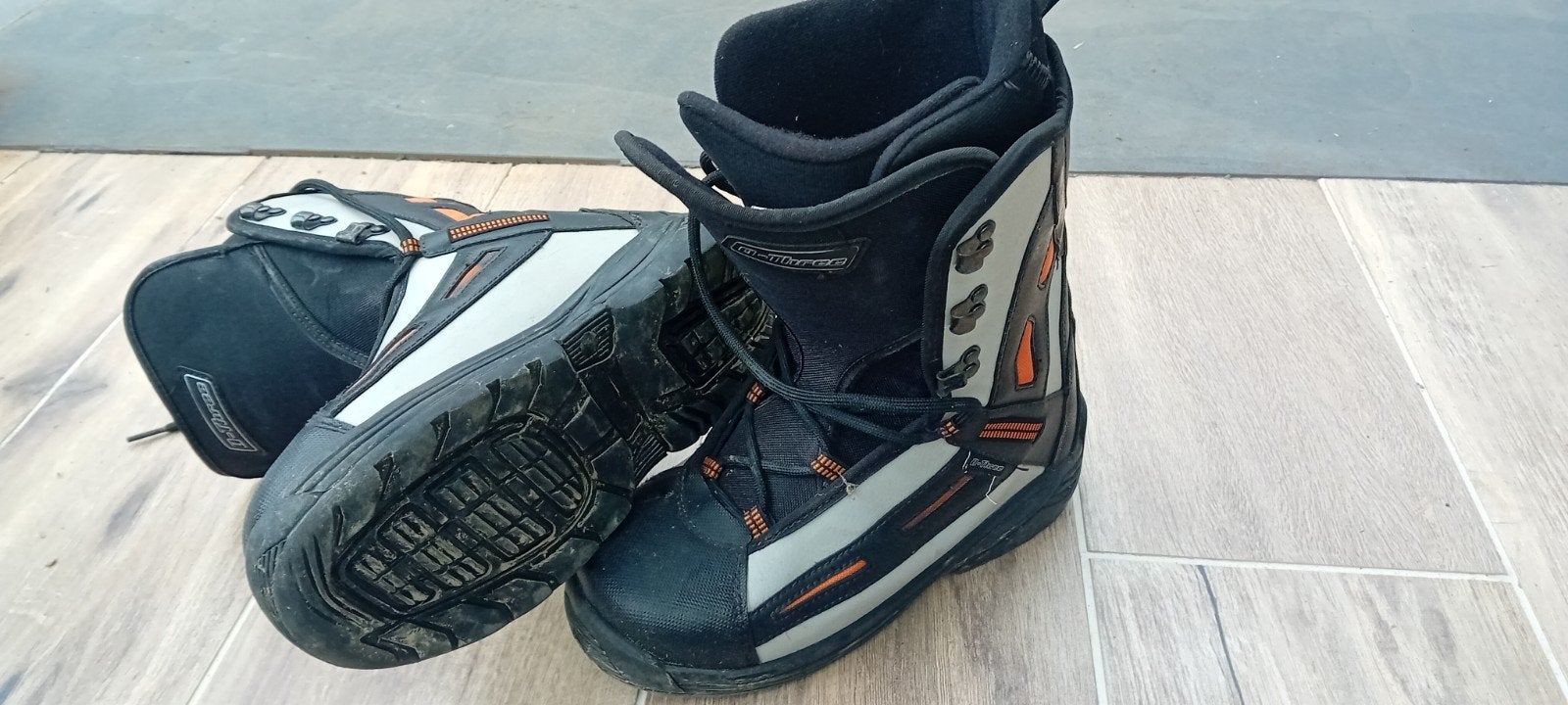 snowboardschoenen mt 36,5, Ophalen of Verzenden, Zo goed als nieuw, Schoenen