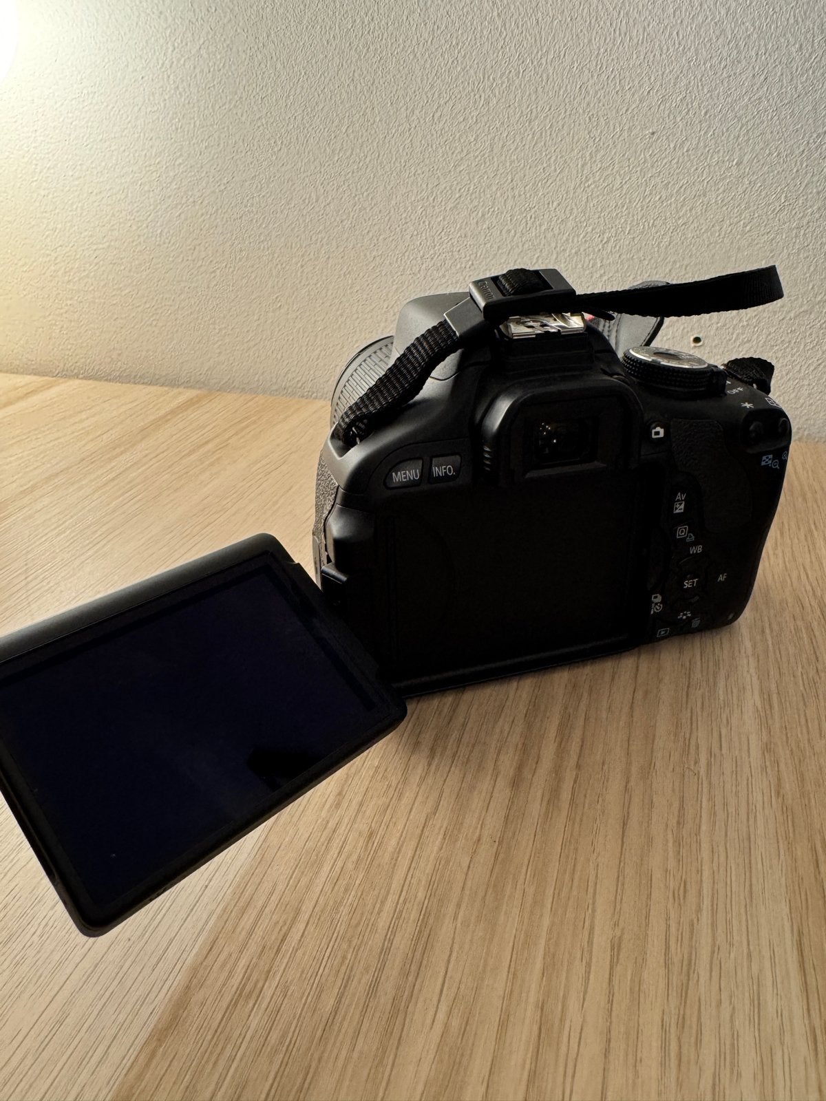 Canon EOS 600D Spiegelreflexcamera met EF-S 18-55mm lens, Audio, Tv en Foto, Fotocamera's Digitaal, Gebruikt, Spiegelreflex, Canon