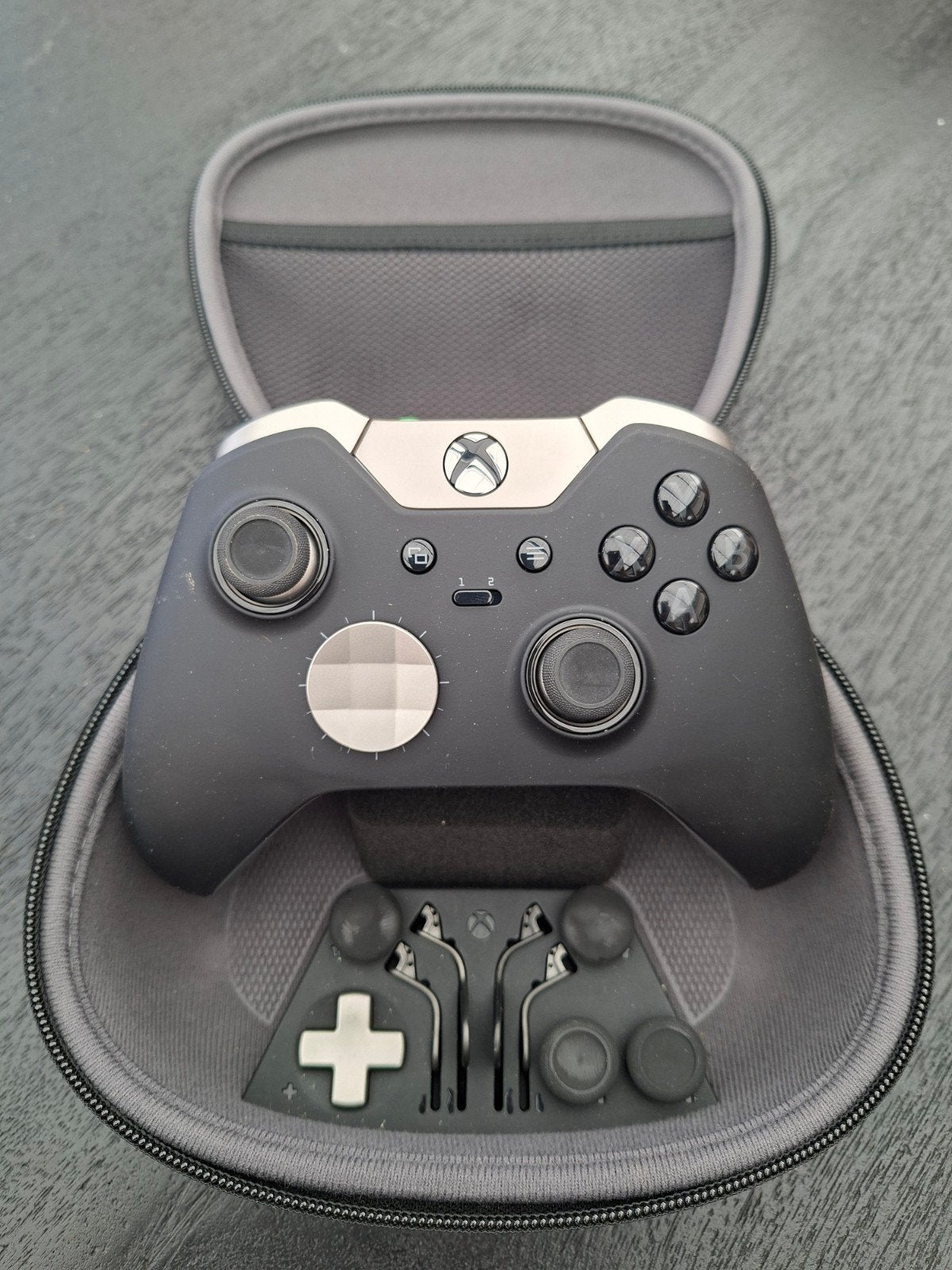 Xbox Elite Controller, Spelcomputers en Games, Spelcomputers | Xbox | Accessoires, Zo goed als nieuw, Xbox One, Xbox Series X