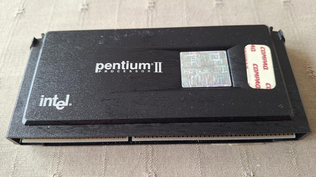 Intel PENTIUM II AT Processor, 300 MHz, MMX Technologie, Gebruikt, Minder dan 2 Ghz, Ophalen of Verzenden, Slot 1