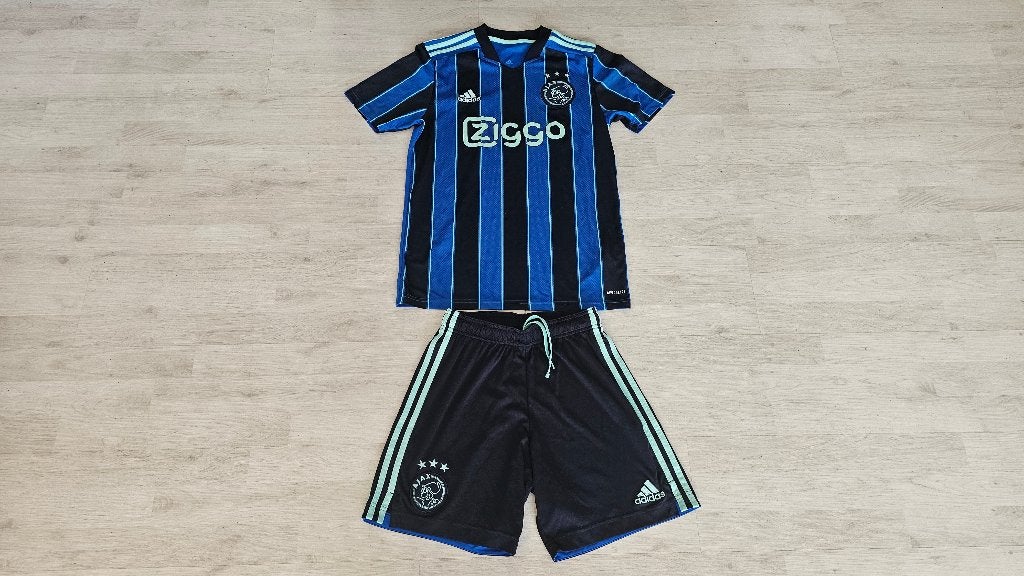 Ajax UIT Tenue! Seizoen 21/22! Mt S!, Ophalen of Verzenden, Zo goed als nieuw, Rood, Voetbal