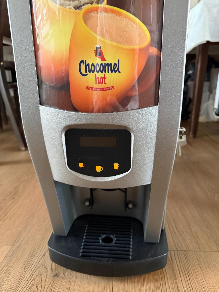 Chocomel machine, Witgoed en Apparatuur, Koffiezetapparaten, Gebruikt, Overige typen, 10 kopjes of meer, Koffiemachine