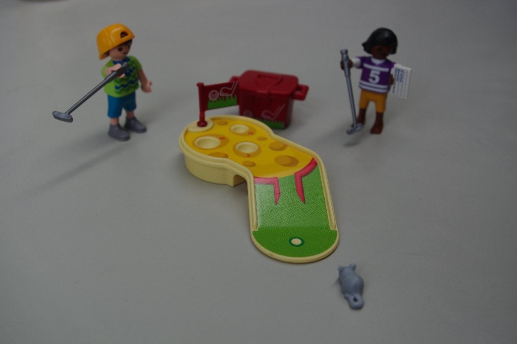 Playmobil Kinderen met minigolf (9439), Kinderen en Baby's, Complete set, Ophalen of Verzenden, Zo goed als nieuw, Figuren