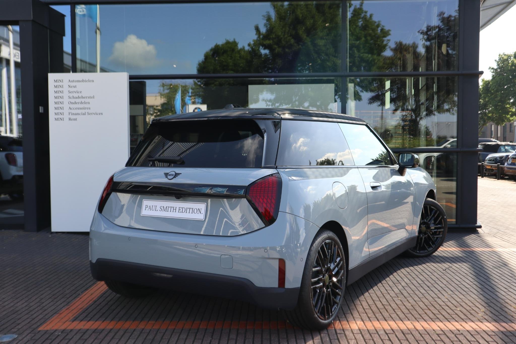 MINI Cooper E Paul Smith Edition Pakket M, 300 km, 41 kWh, 4 stoelen, Leder en Stof
