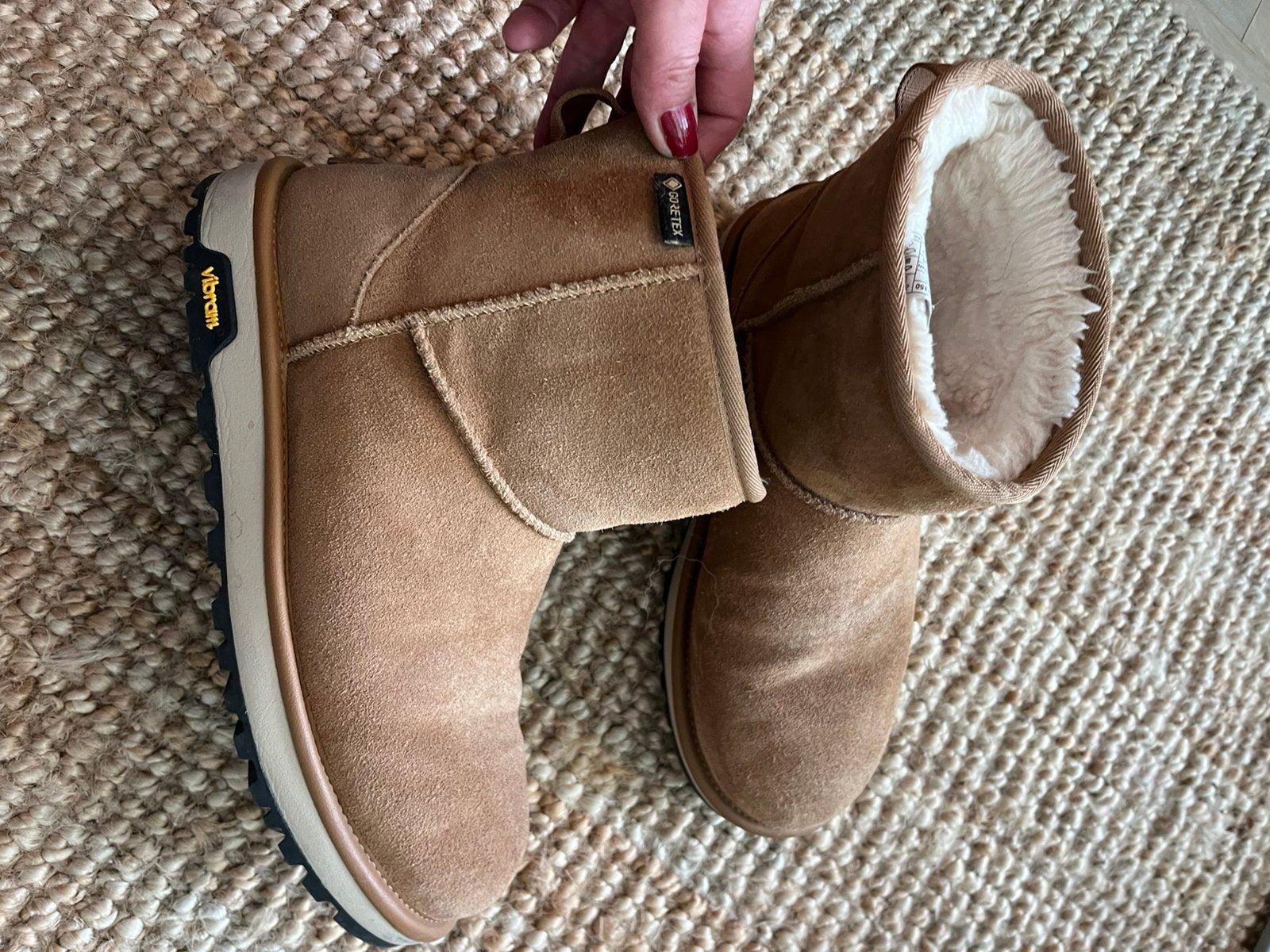 UGG GORE-TEX enkellaarzen MAAT 41, Bruin, Lage of Enkellaarzen, Ophalen of Verzenden, Zo goed als nieuw