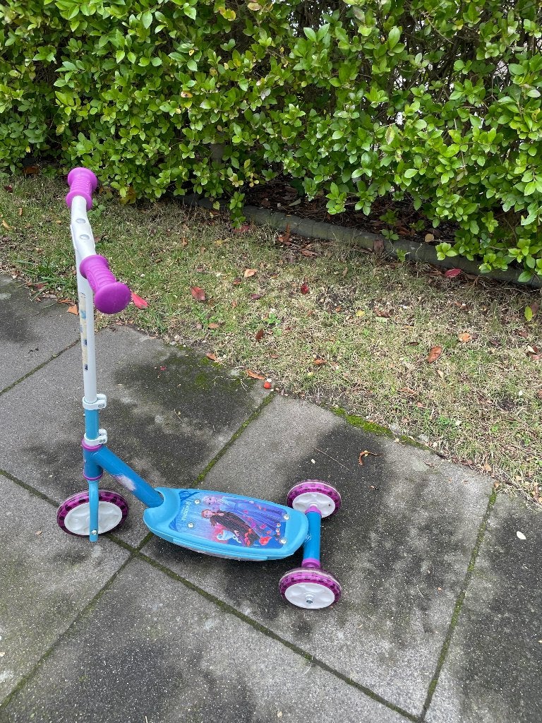 Frozen kinderstep, 3 wielen, Fietsen en Brommers, Ophalen, Gebruikt, Gewone step, Onbekend