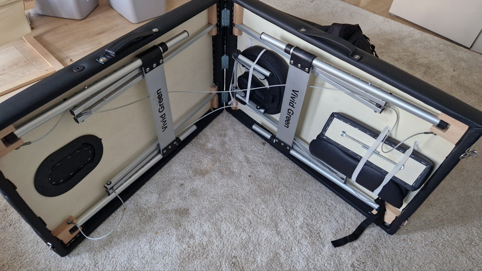 massagetafel met assesoires en tas, Ophalen, Zo goed als nieuw, Zwart