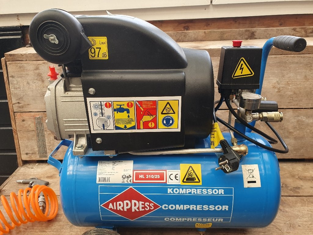Airpress HL310 / 25 compressor, Doe-het-zelf en Verbouw, Compressors, 25 tot 100 liter, Ophalen, Zo goed als nieuw, 200 tot 400 liter/min