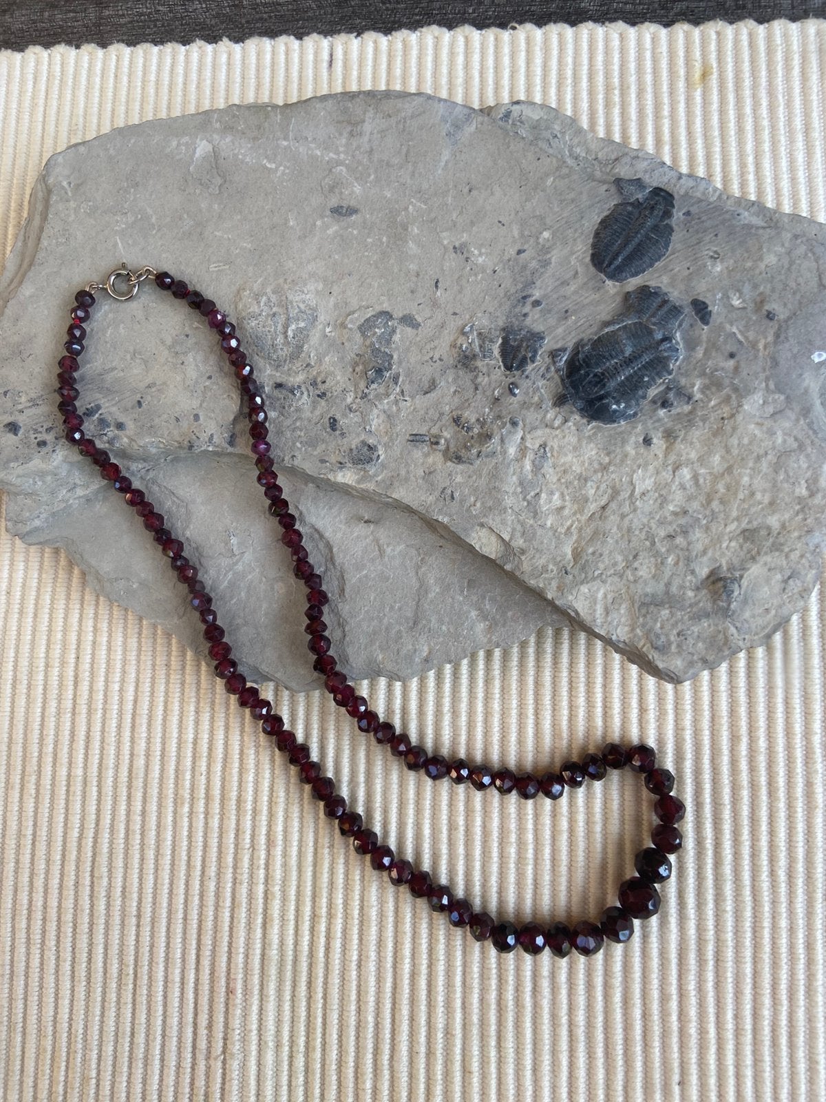 Ketting antiek granaten, Sieraden, Tassen en Uiterlijk, Antieke sieraden, Ophalen of Verzenden, Overige materialen, Ketting