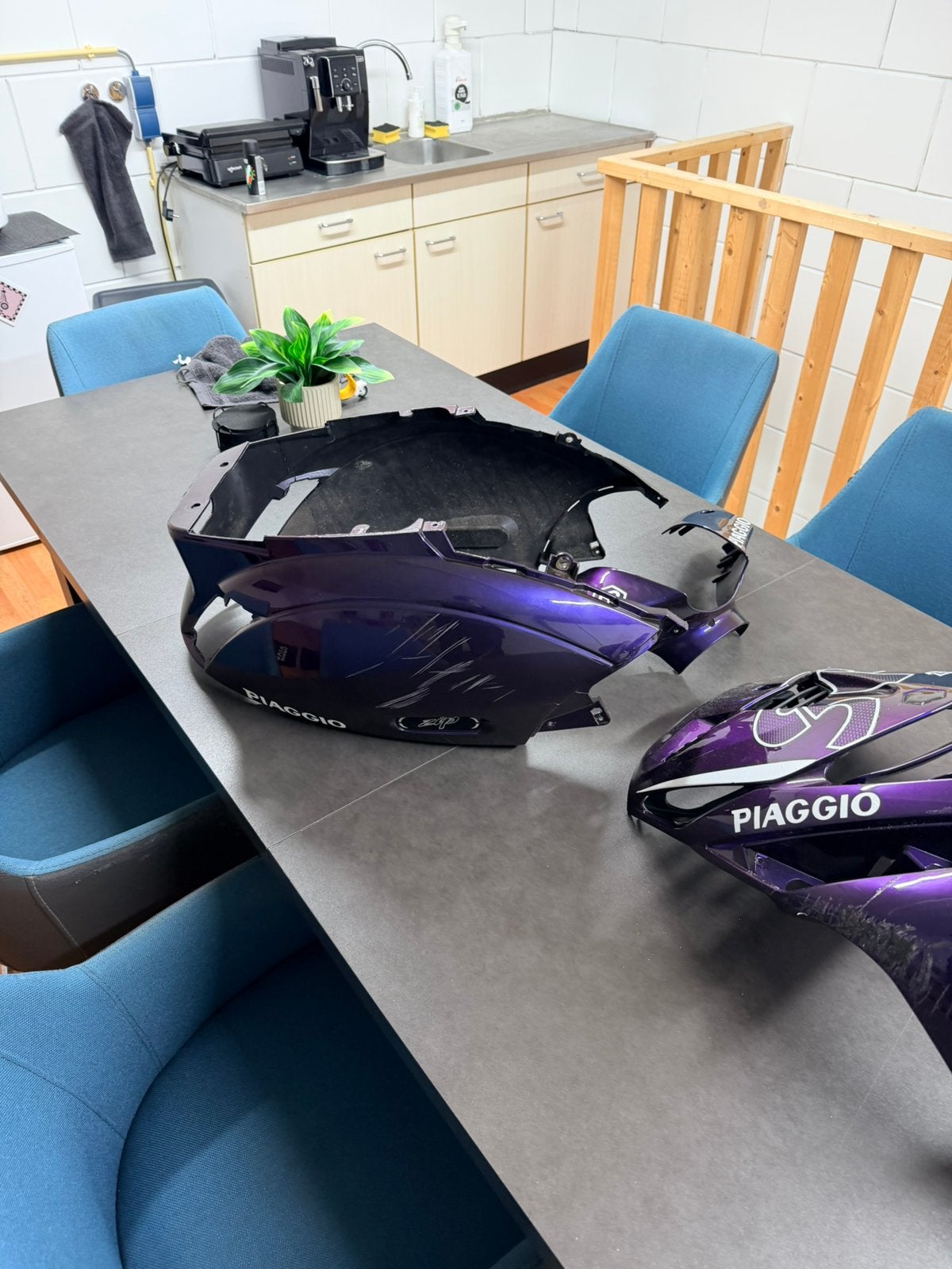 Kappenset piaggio zip met schade, Fietsen en Brommers, Brommeronderdelen | Scooters, Ophalen, Gebruikt, Kap, Piaggio