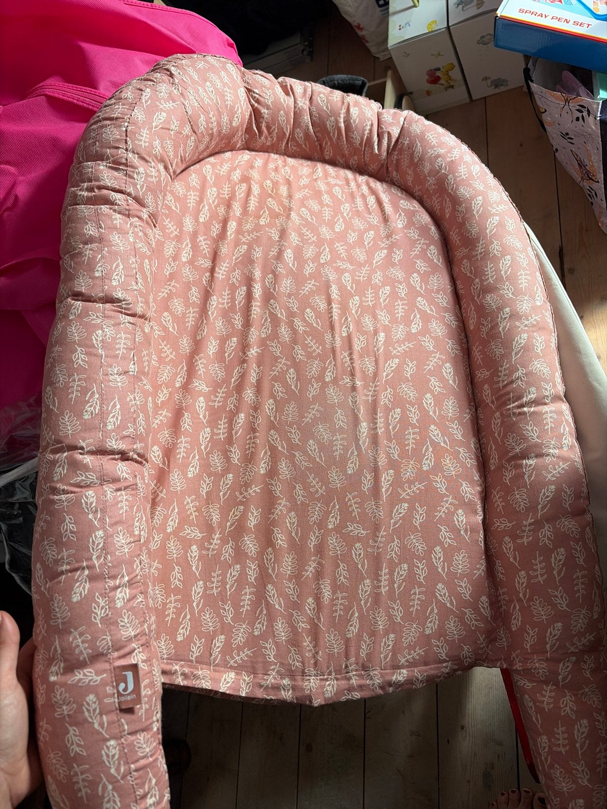 Jollein Babynestje Roze met Bladprint, Ophalen, Gebruikt