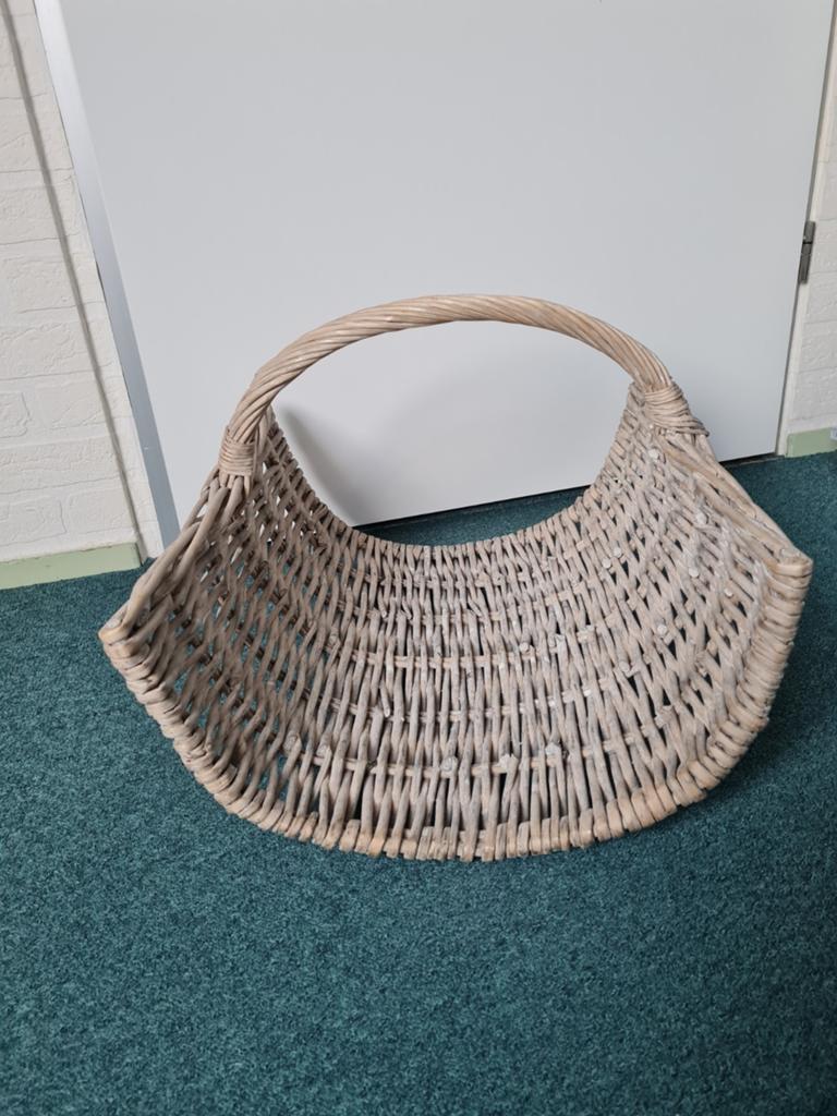 Rieten krantenmand, Ophalen, Rond, Riet