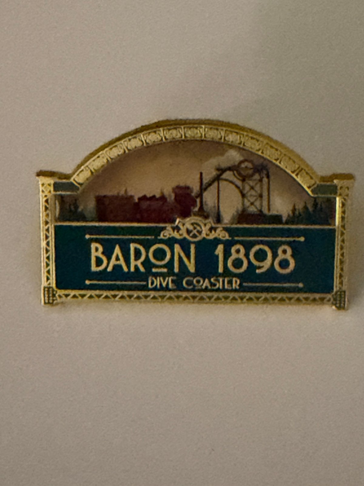 Efteling pin Baron 1898, Verzamelen, Ophalen of Verzenden, Zo goed als nieuw, Button of Speldje