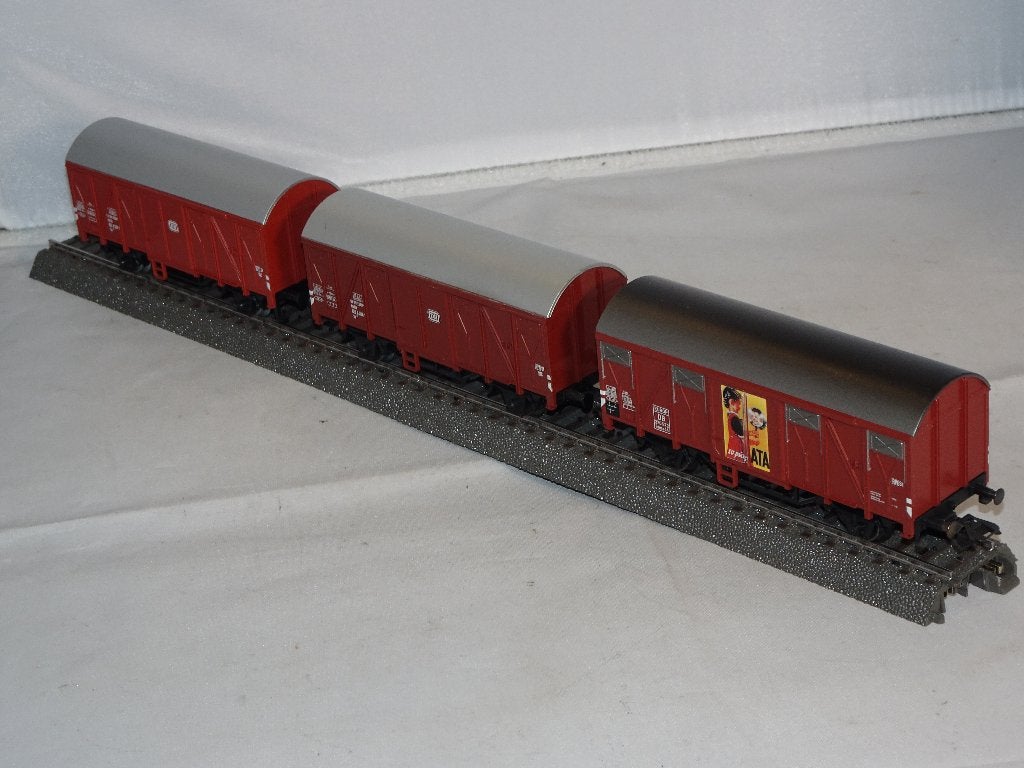 Marklin 3 x gesloten wagon met kortkoppeling (#348), Wisselstroom, Ophalen of Verzenden, Märklin, Nieuw