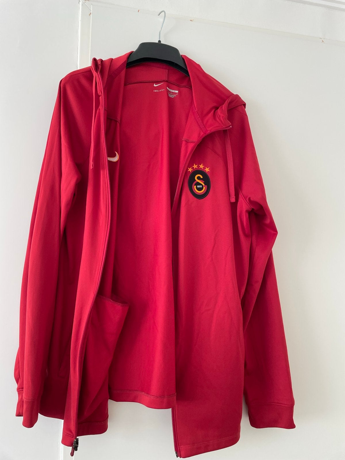 Nike Galatasaray trainingsjack rood - Maat L, Kleding | Heren, Maat 52/54 (L), Ophalen of Verzenden, Zo goed als nieuw, Voetbal