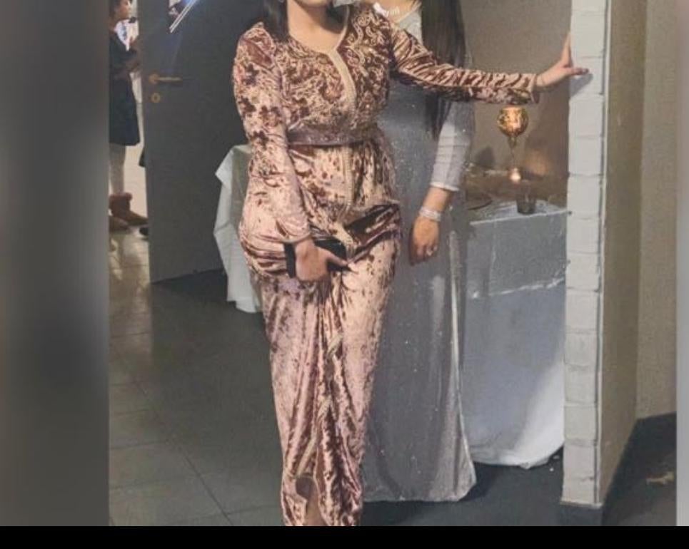 Mooi bruin fluwel kaftan te koop S/M, Eén persoon, April