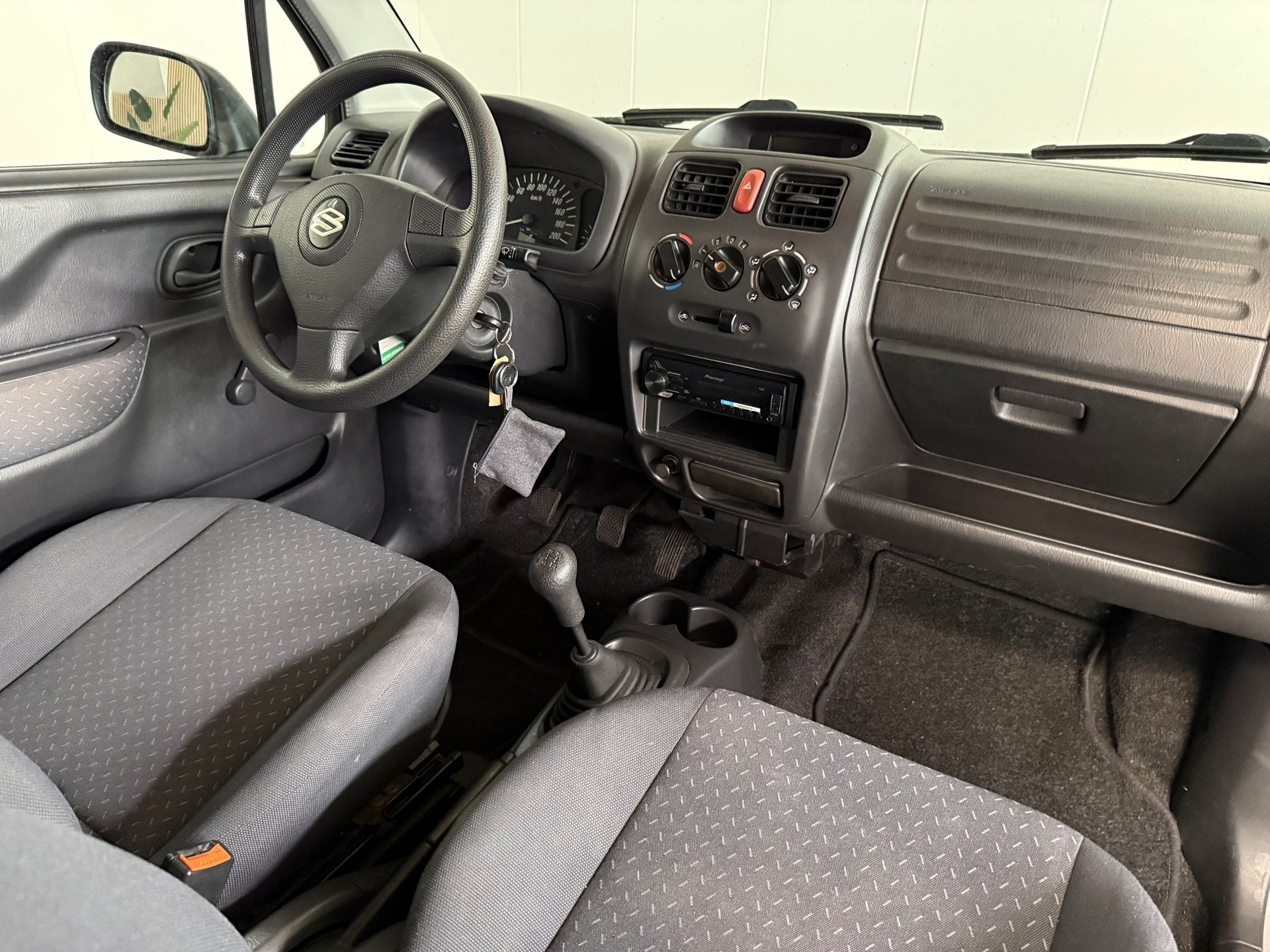 Suzuki Wagon R+ 1.0 Base 140.000km, Voorwielaandrijving, Gebruikt, 31 €/maand, Airbags