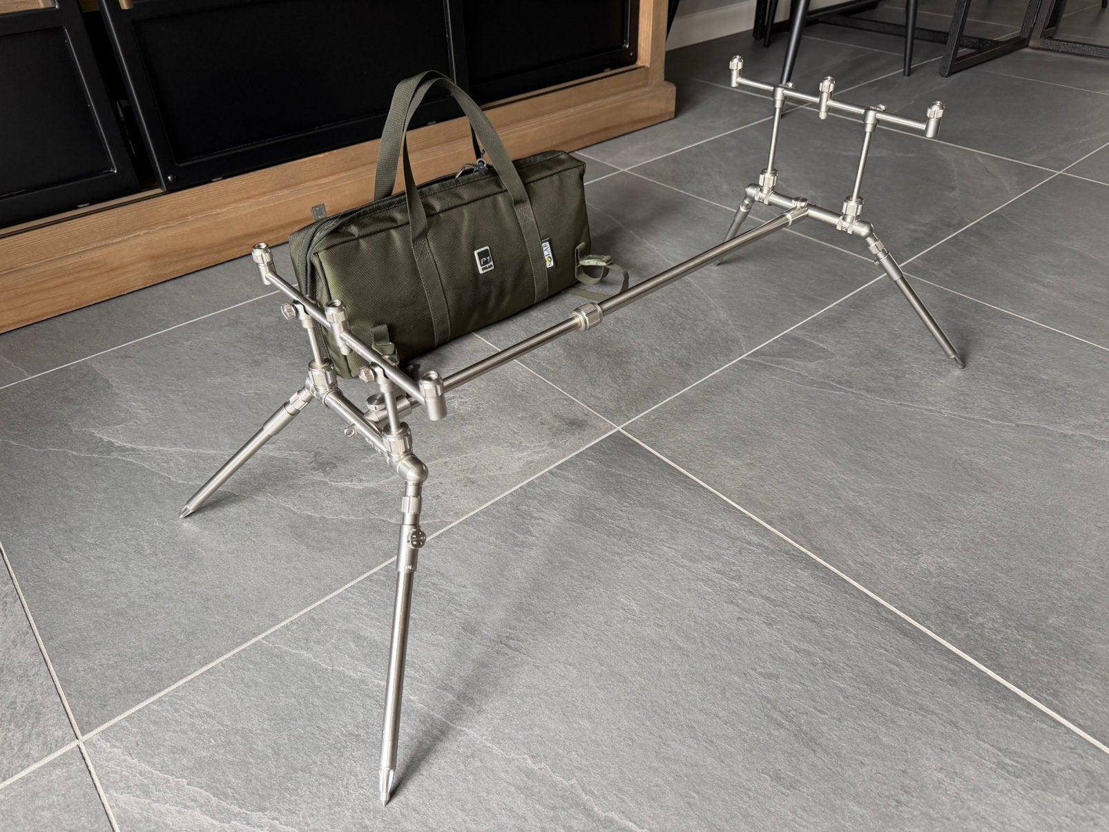 Solar Tackle P1 Compact World Wide Pod incl 3-Rod Buzzerbars, Ophalen of Verzenden, Zo goed als nieuw, Overige typen