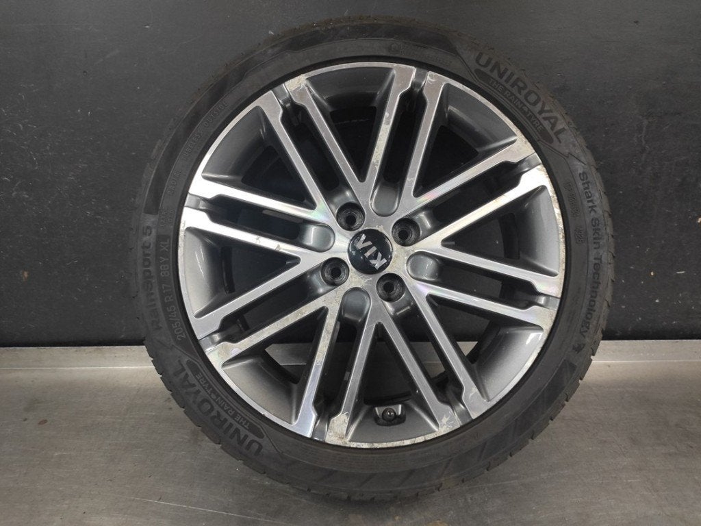 Velgen set + banden Kia Rio (205-45-R17), Gebruikt, 17 inch, Band(en), Personenwagen