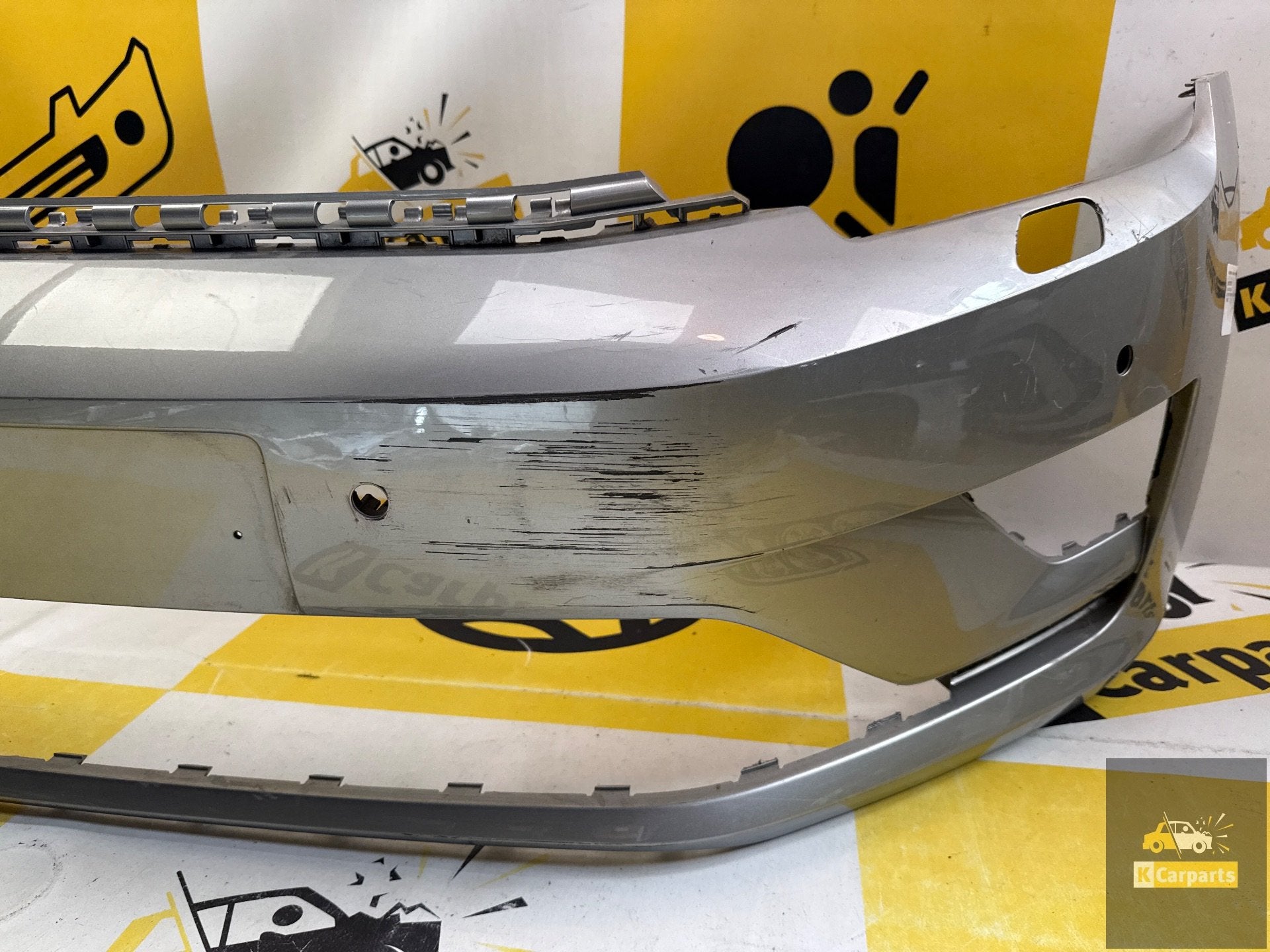 Voorbumper Volkswagen Golf Sportsvan 510807221M, Gebruikt, Volkswagen AG, Bumper, Berliner Ring 2
38440  Wolfsburg, DE