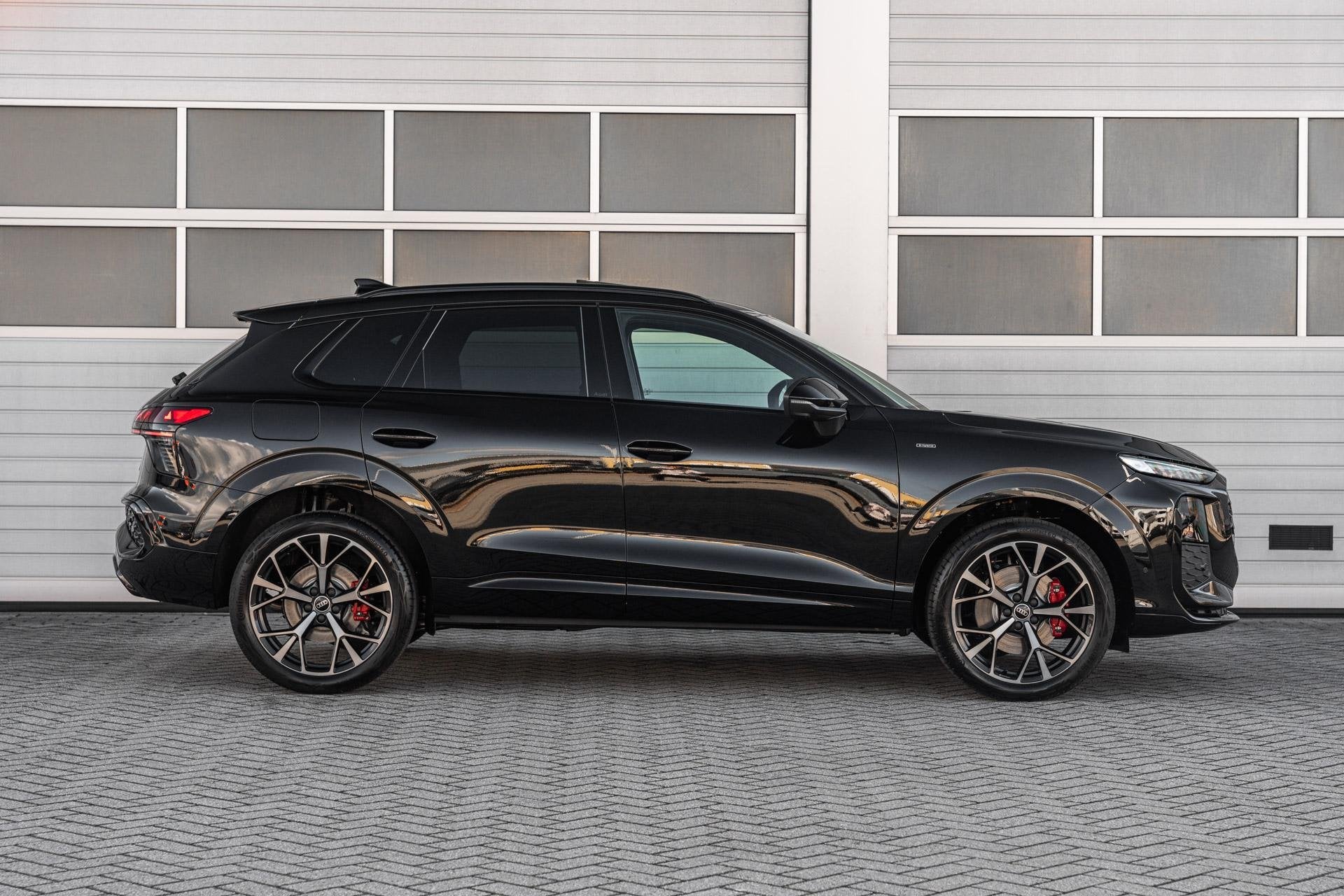 Audi Q3 1.5 e-hybrid 272pk S edition | Panoramadak | Trekhaa, Auto's, 12 maanden, 1800 kg, 1498 cc, 4 cilinders
