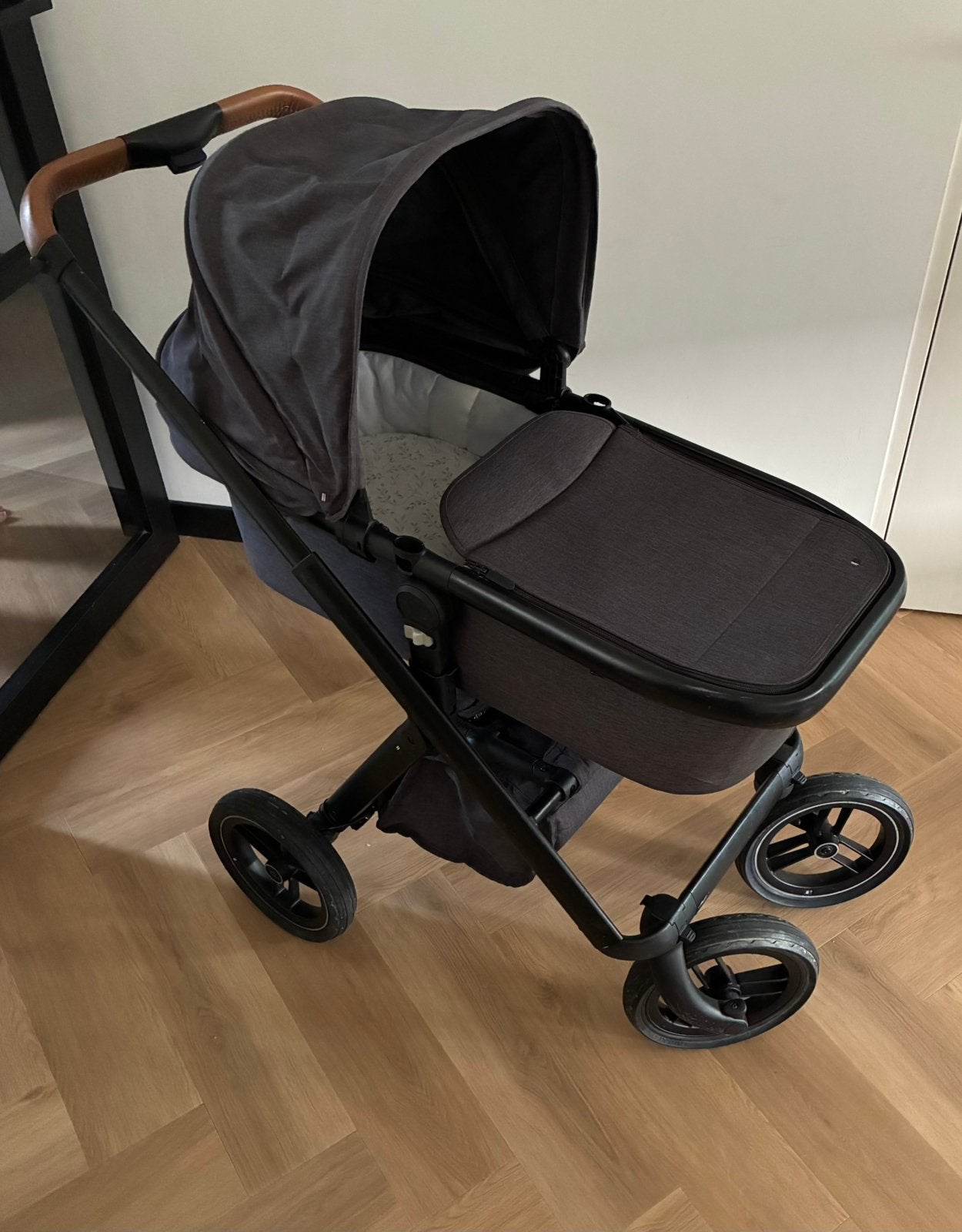 Dubatti kinderwagen, Ophalen