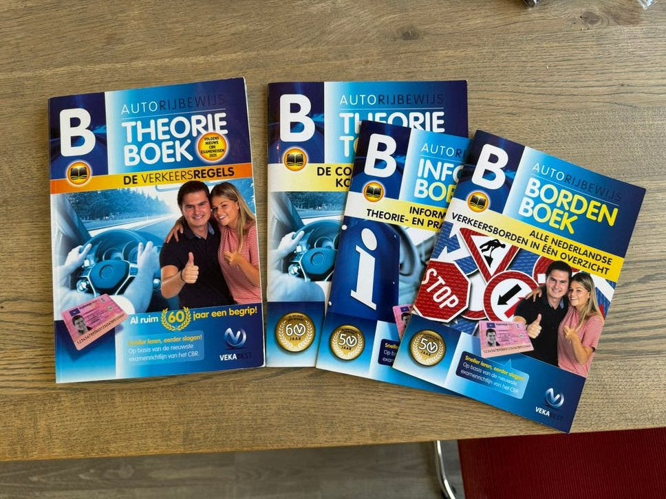 Auto Theorieboek VekaBest, Ophalen of Verzenden, Zo goed als nieuw