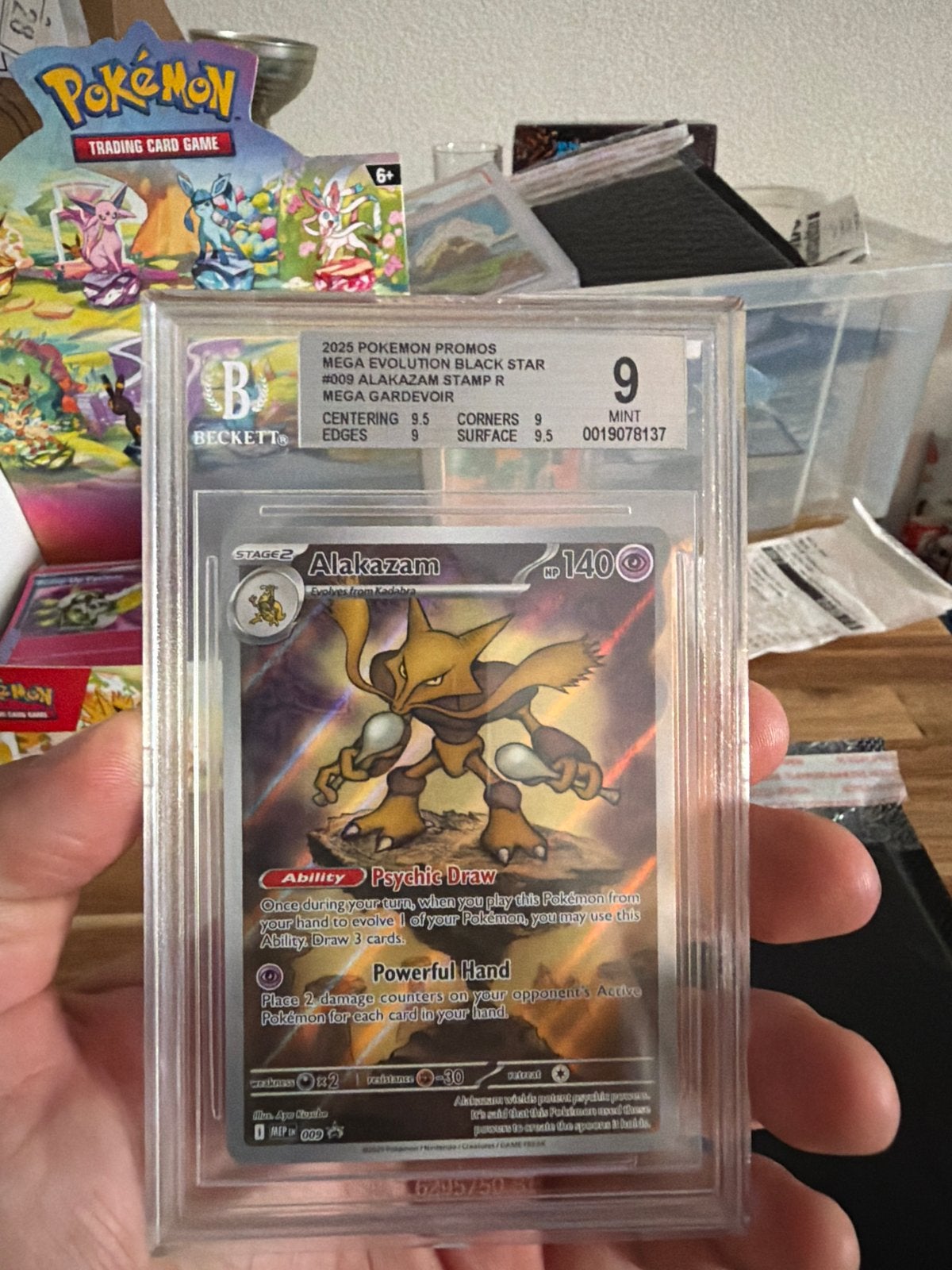 Alakazam Pokémon kaart BGS 9 Mint - 2023 Promo, Ophalen of Verzenden, Zo goed als nieuw, Losse kaart
