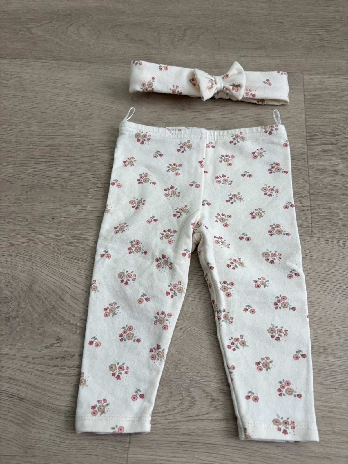 C&A baby broekje met haarbandje, bloemenprint, maat 68, Ophalen of Verzenden, Zo goed als nieuw, Meisje, Broekje