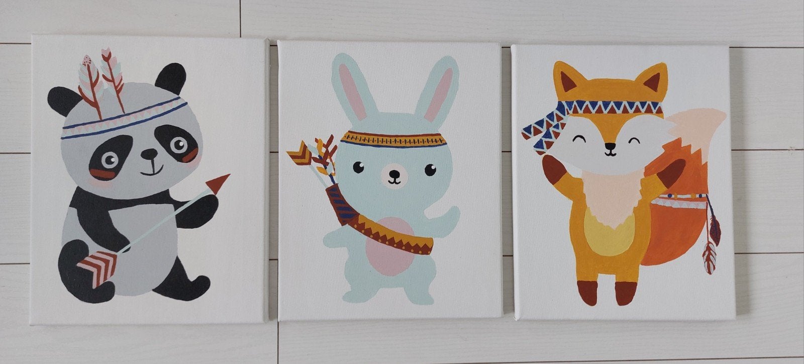 drie canvas schilderijen - indiaan dieren - baby kinderkamer, Overige merken, Ophalen of Verzenden, Zo goed als nieuw, Wanddecoratie