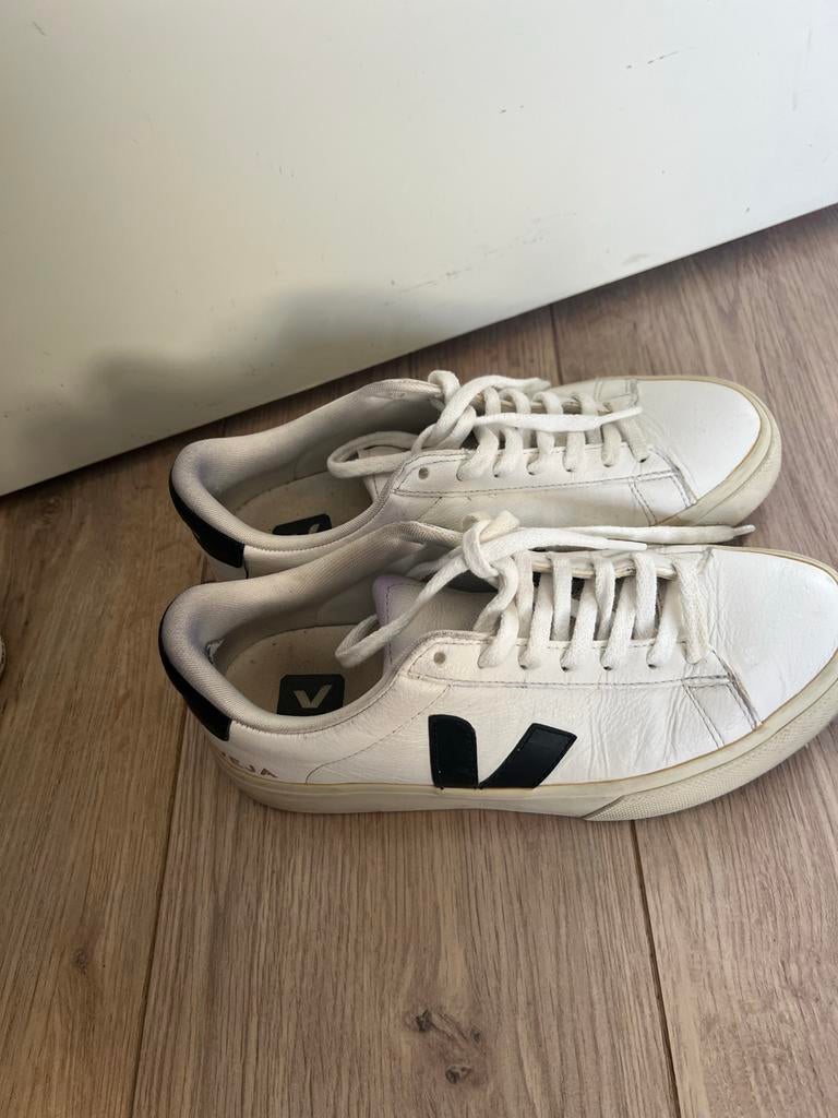 Veja V-10 Sneakers, Kleding | Dames, Schoenen, Ophalen of Verzenden, Zo goed als nieuw, Wit, Sneakers of Gympen