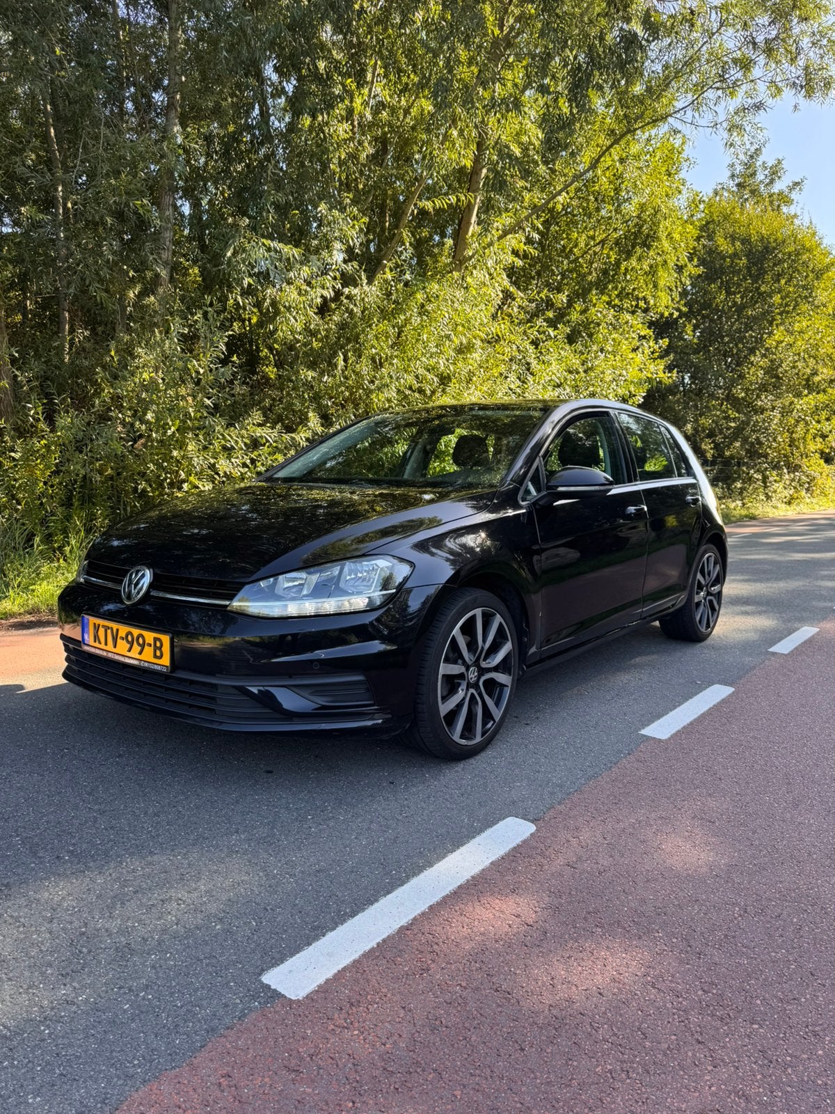 Volkswagen Golf  7.5 Facelift 1.0 TSI 115pk 2020, Stof, Zwart, 4 cilinders, 620 kg