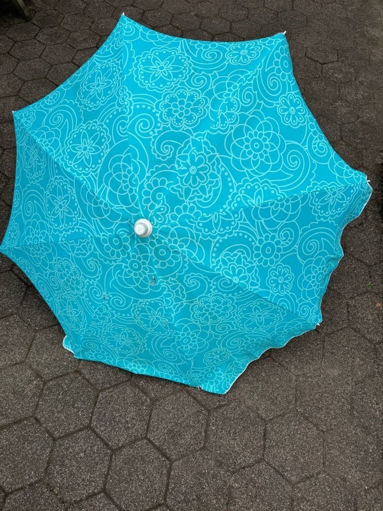 Turquoise parasol met bloemenpatroon, Tuin en Terras, Ophalen, Overige typen, Minder dan 150 cm, Minder dan 250 cm