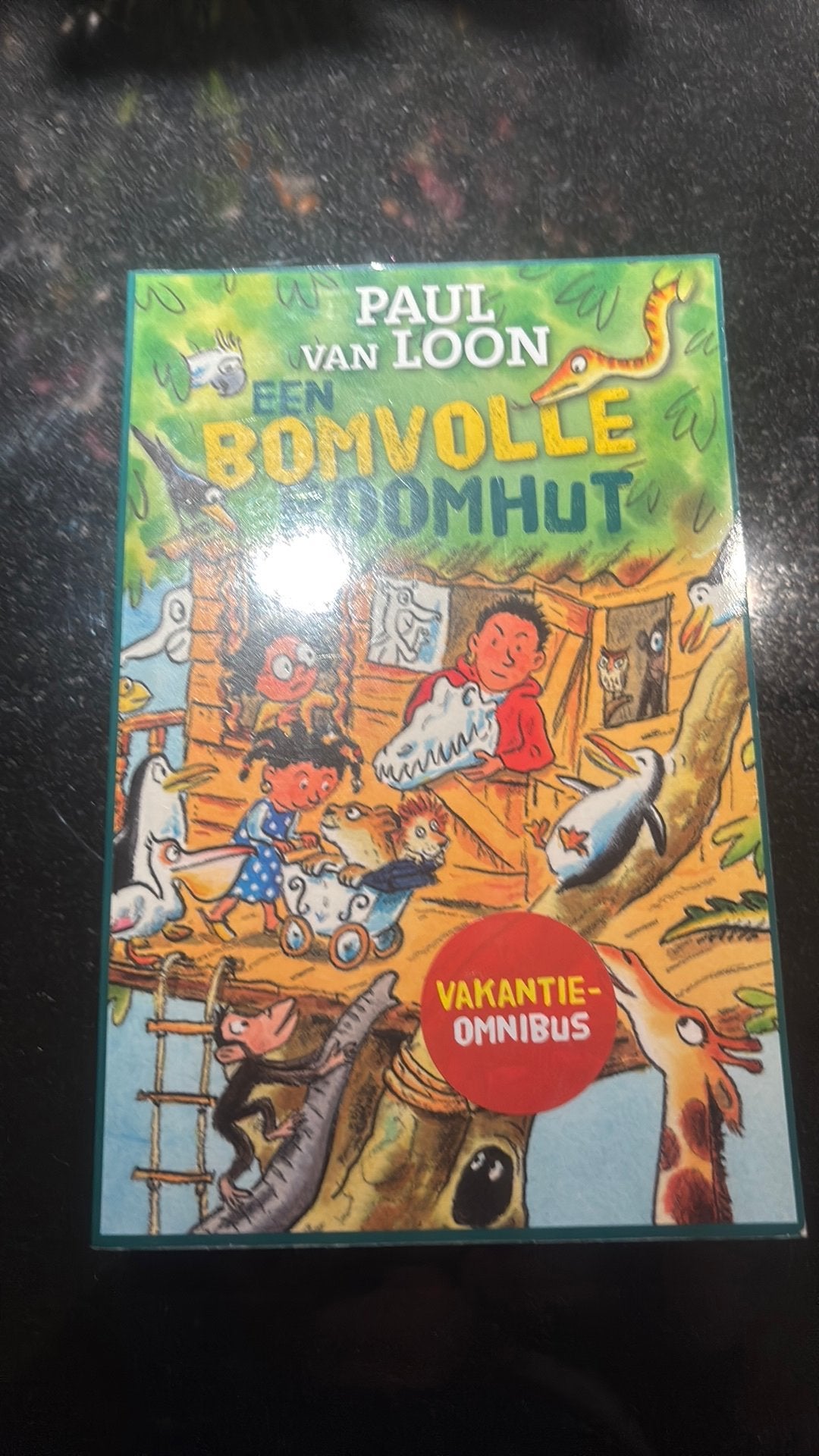 Paul van Loon - Een bomvolle boomhut, Fictie algemeen, Paul van Loon, Ophalen of Verzenden, Zo goed als nieuw